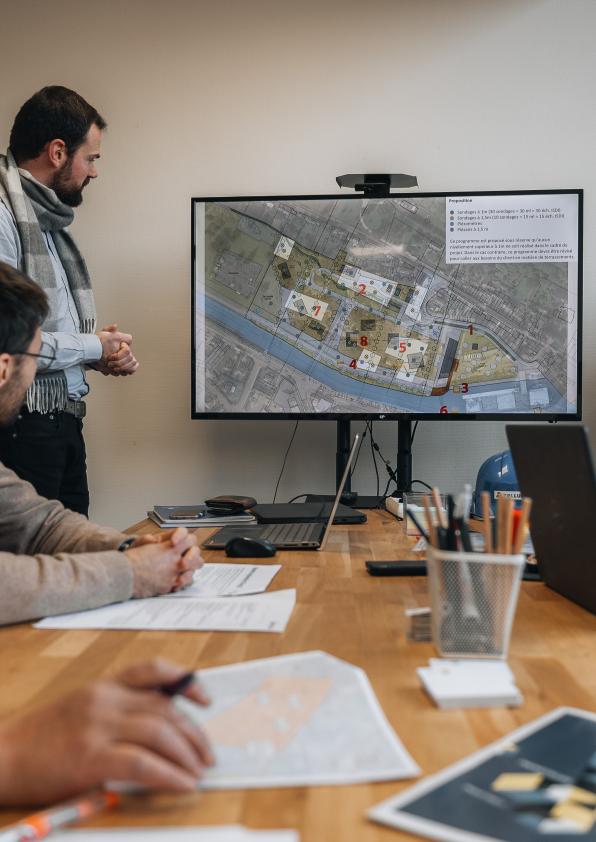 Tellux dans ses locaux à Petit-Couronne