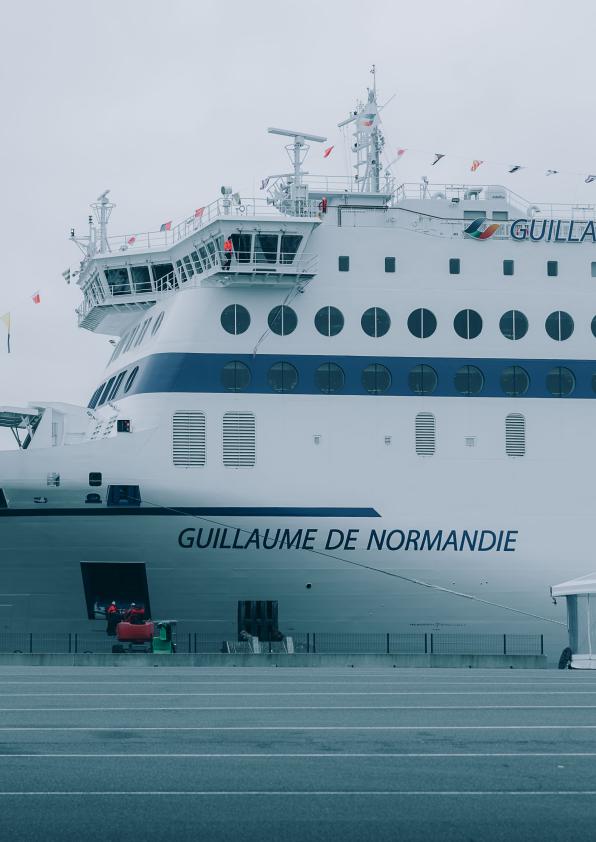 Capitaine du ferry Guillaume de Normandie à Ouistreham. Crédit P.Galliot_Région Normandie